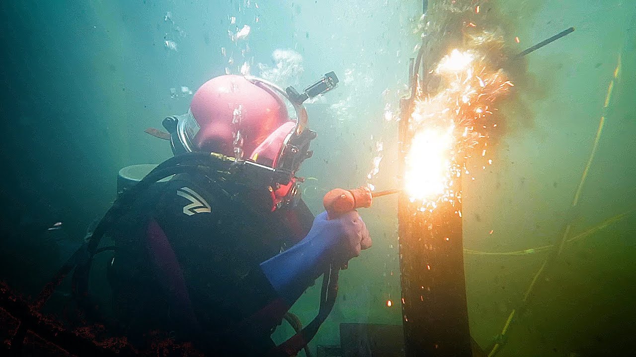 Underwater Welding Image